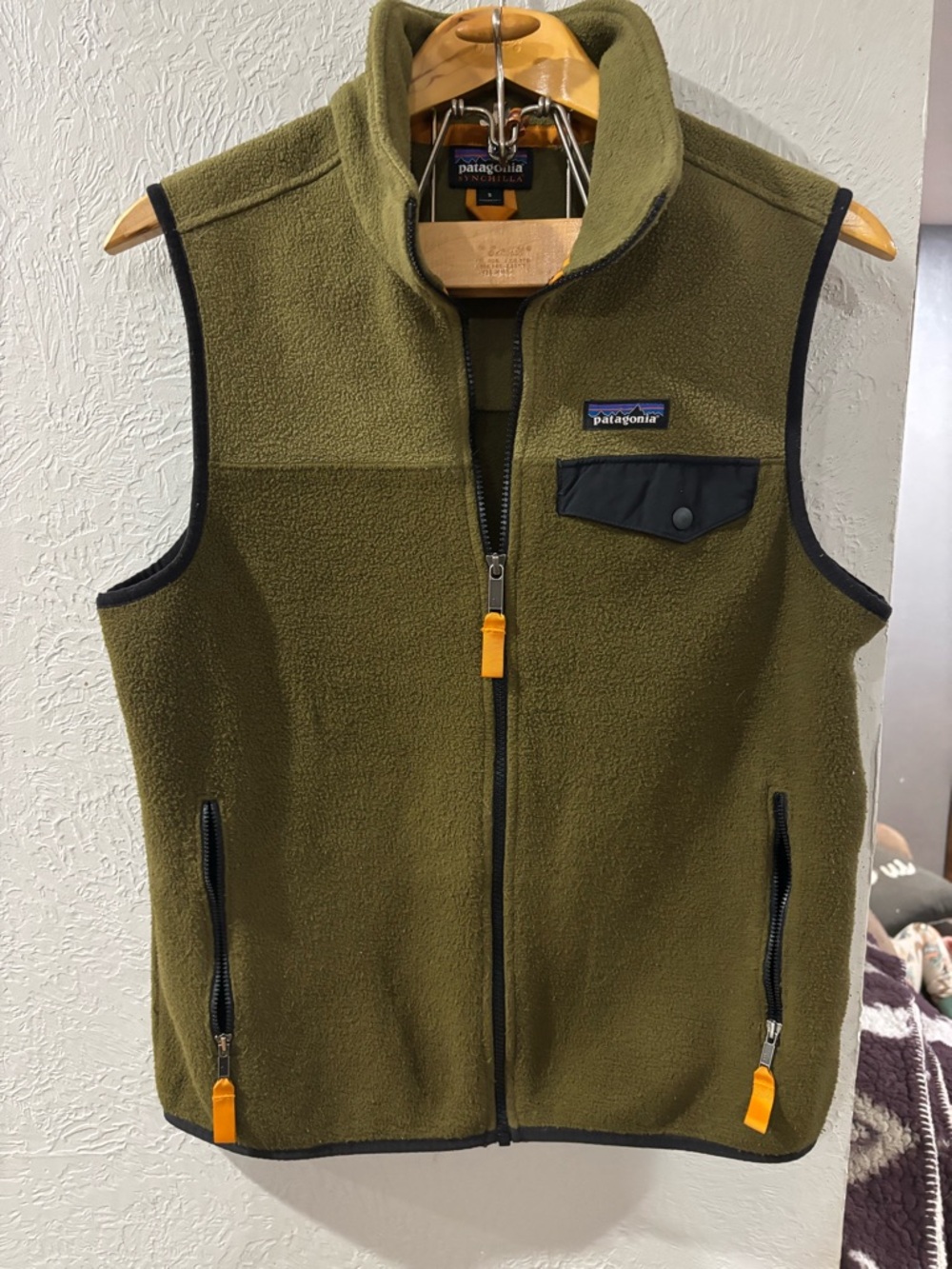 Patagonia Men’s Synchilla Fleece Full Zip Up Olive Green Vest size Small